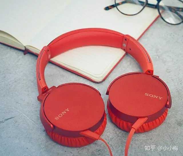 三,索尼(sony)mdr-xb550ap 重低音立体声耳机 头戴式