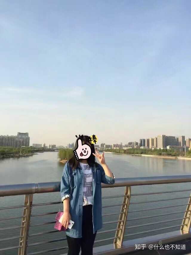 身高155体重110的照片,身高150体重110斤图片 这大粗腿,惭愧…… 这造型,惭愧…… 毕业后上班工作时的体重,112斤