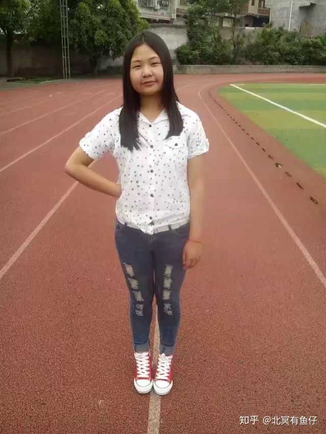 我身高163cm,减肥之前57kg,最胖60kg,我是圆脸一胖脸跟肿的一样,眼睛