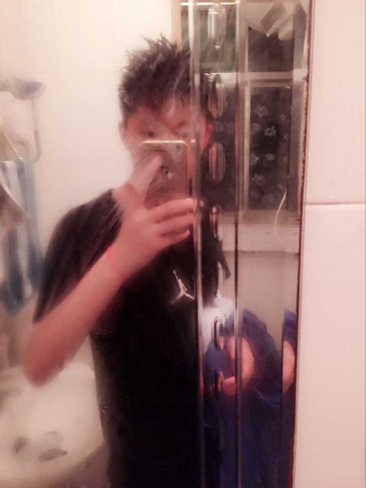 喜欢的男生,他不玩知乎,我很放心