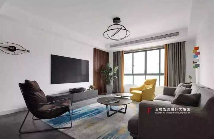 耐看不仅要靠背景墙,还要看整体的软装设计,搭配好了大白墙也不会单调