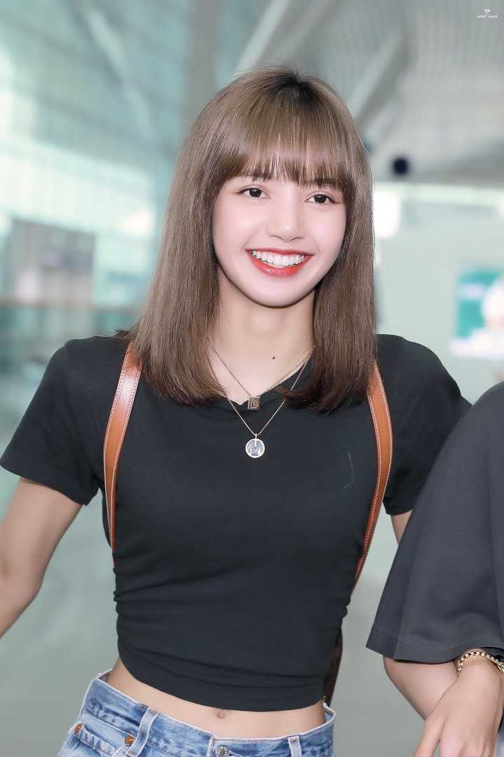 有没有关于lisa身材的好看的照片?
