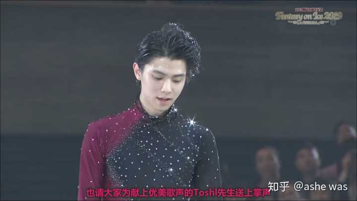 还有一套也有红色,是2019年faoi表演时的假面舞会b站av58453368