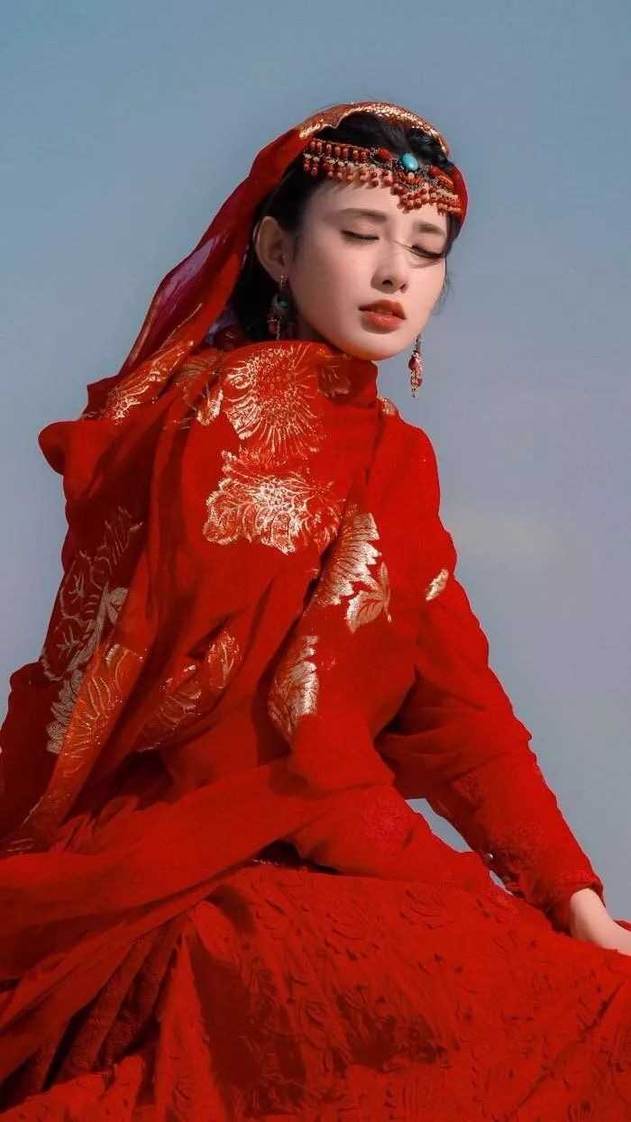 有哪些女明星的古装红衣惊艳到了你?