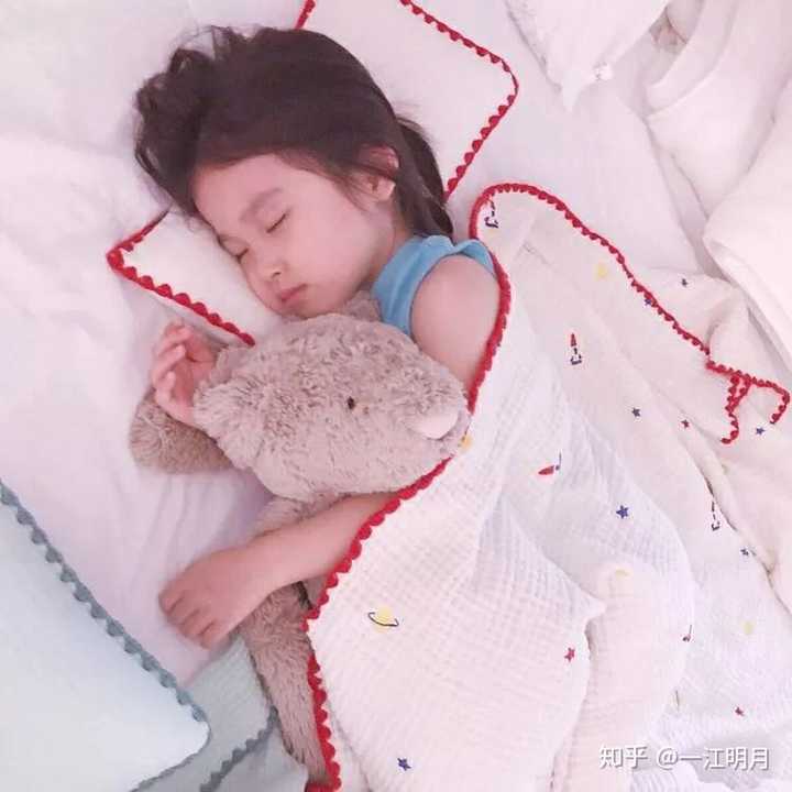 有没有可爱的小男孩小女孩的情侣头像?