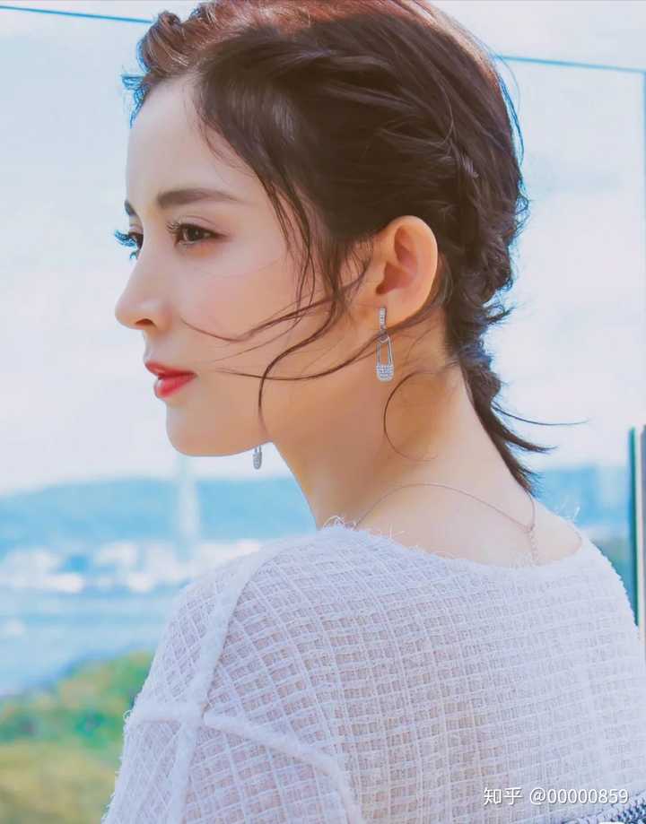 觉得古力娜扎和郑爽谁更好?