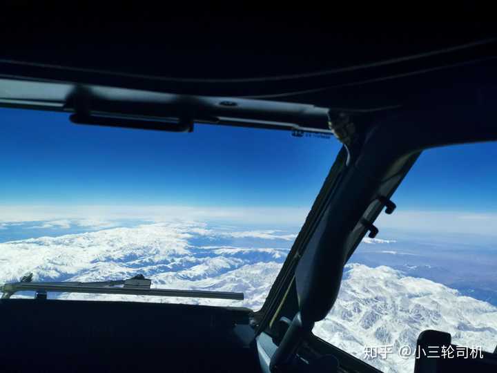 飞行员经常开飞机,在驾驶室视野中看到过哪些地面上看不到的情景?