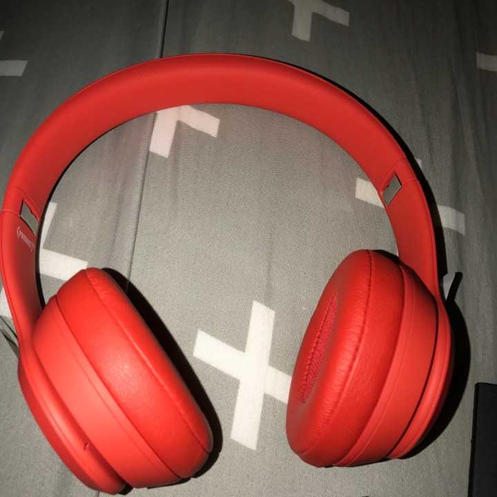 beats solo3带着走路有杂音?