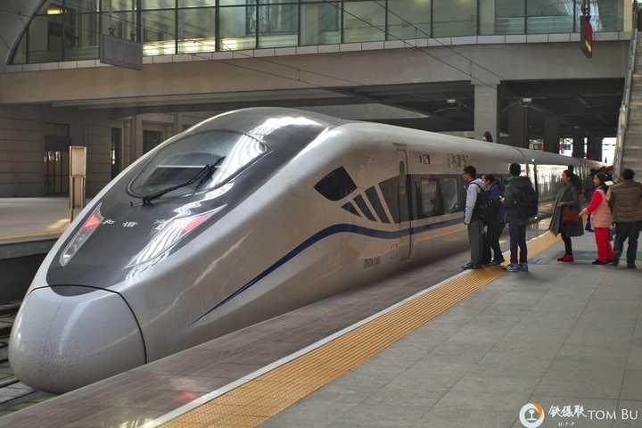 正经答案:crh2a-2460 为 crh2g 头型试验车,全路仅一列.