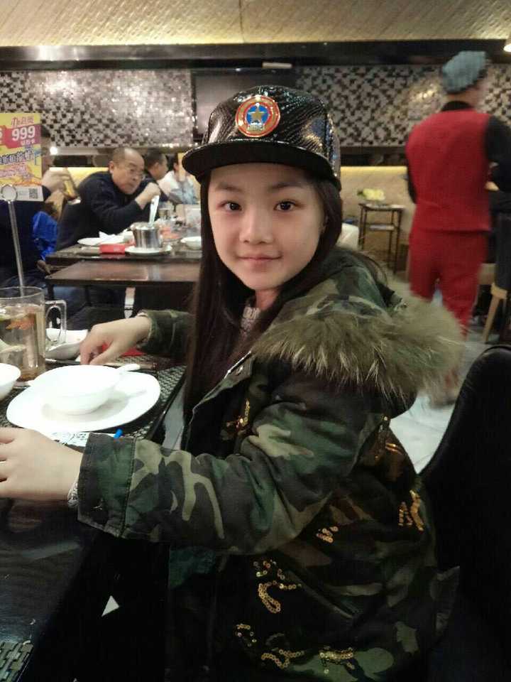 如何评价小演员钟奕儿