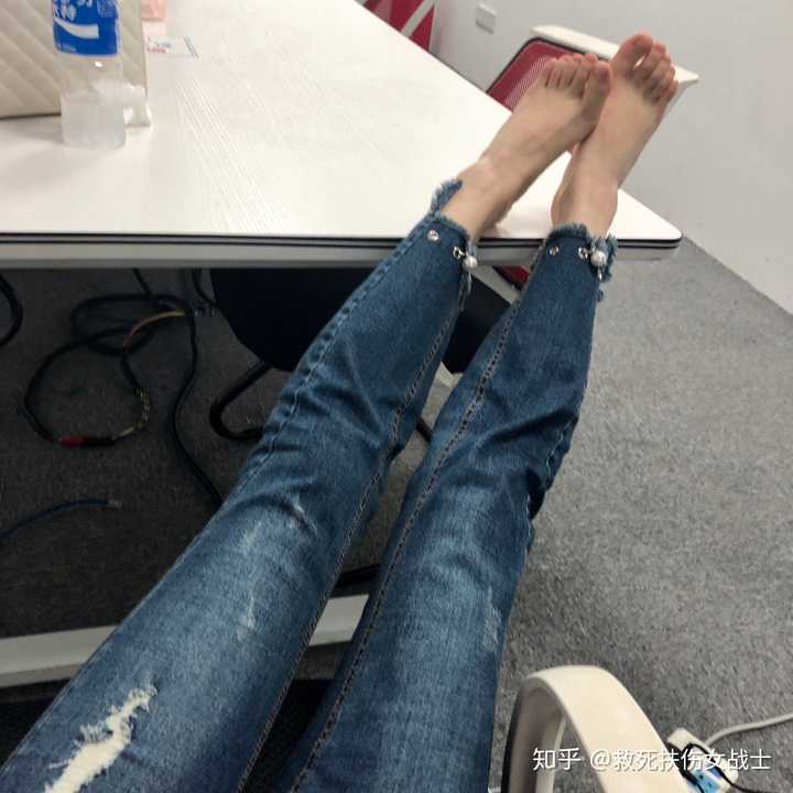 女孩子有双特别小的脚是种怎样的体验?