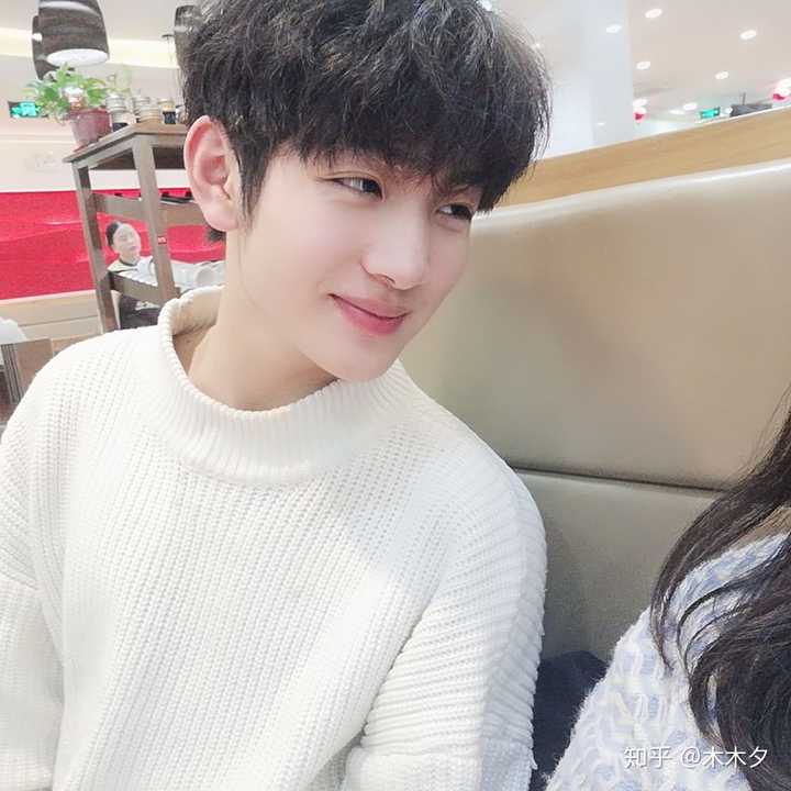 来啦来啦 更新一下最近的照片.这次又变帅了