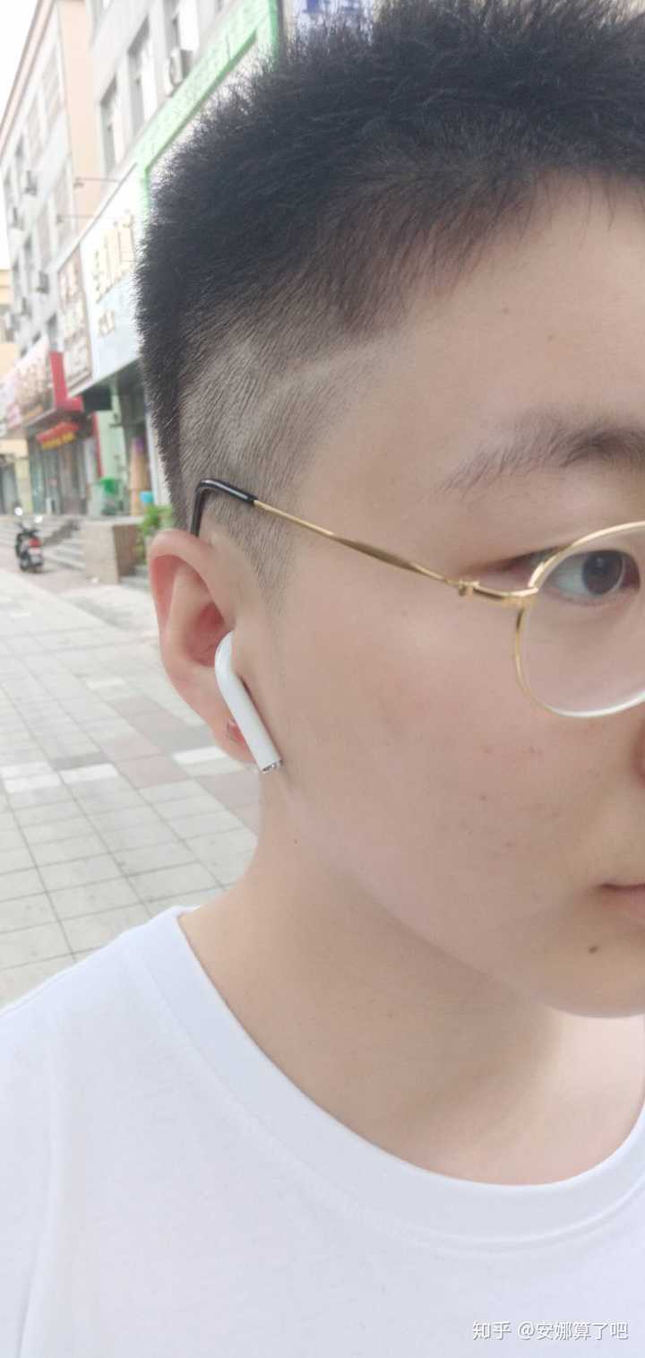 有脸方 单眼皮 小眼睛的美女或者帅哥么?