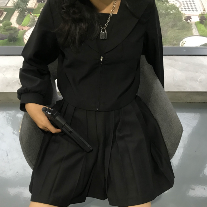 说实话吧,我虽然是个女生,但是看到路上有小姐姐穿jk 制服也是忍不住