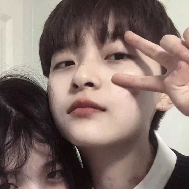 有什么好看的情侣头像,想要真人的?