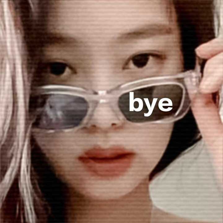 blackpink戴眼镜的照片,blackpink戴眼镜 有没有blackpink成员金珍妮适合作头像的照片?