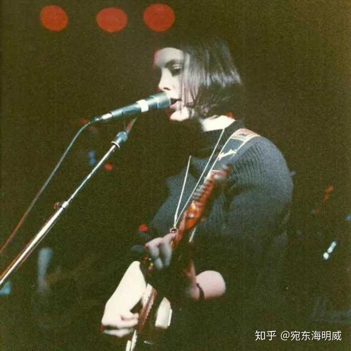 哈哈哈哈,还有谁能比得上slowdive女主唱rachel goswell阿姨吗?