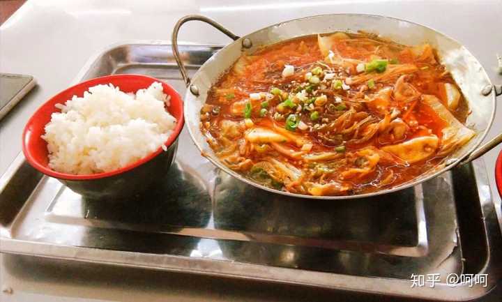 在滁州学院里就餐是一种怎样的体验?有什么推荐的食堂
