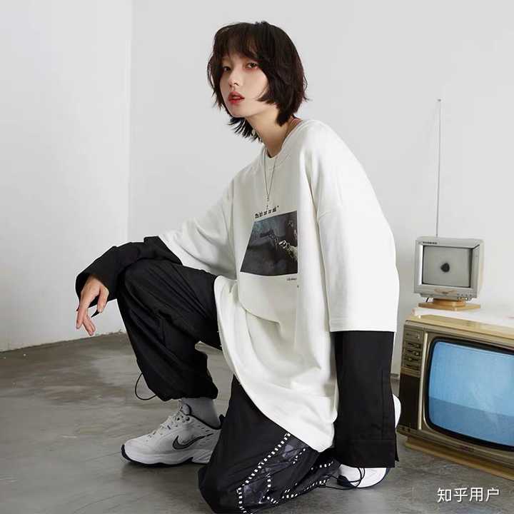有哪些好看的女生日系短发,很有少年,少女感的短发?