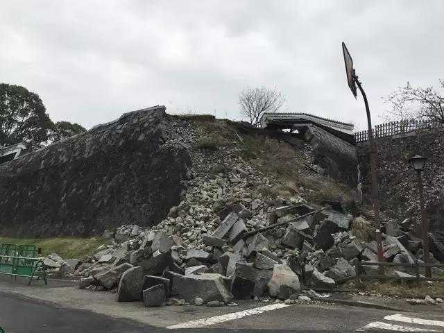 日本熊本县 2016 年 4 月 14 日地震的原因是什么?目前影响如何?