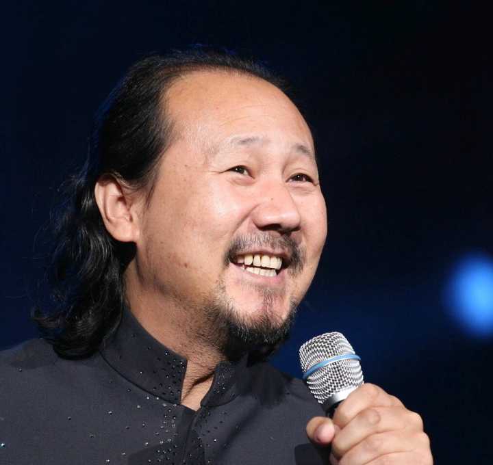 因为喜欢长发男生,就不正常了 终于找到腾格尔老师剃光头的原因了