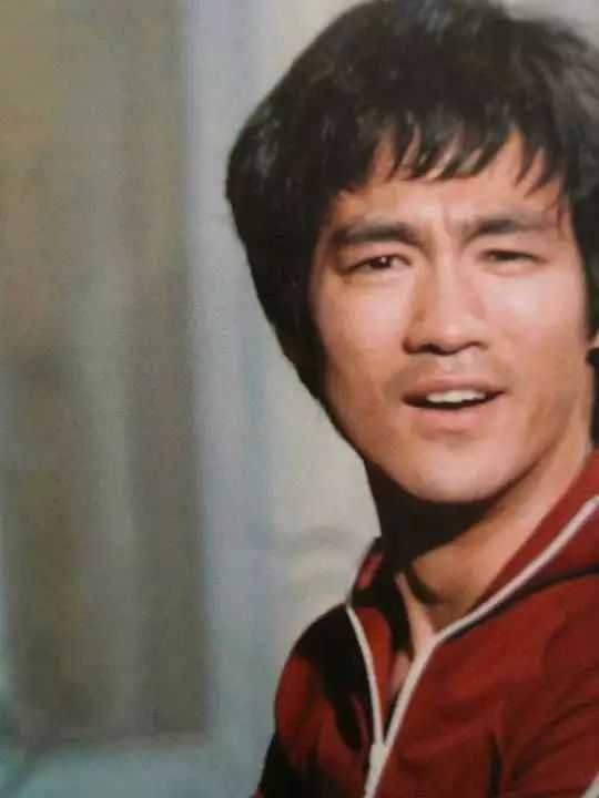 李小龙年轻的时候有多帅?