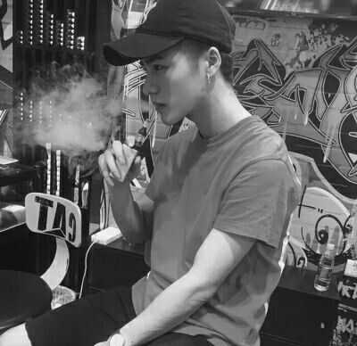 有没有高逼格吸烟头像?