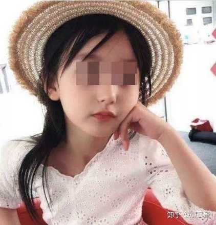 从杭州妞妞被母亲踢踹事件,如何看待这些类似「织里童模镇」的存在?