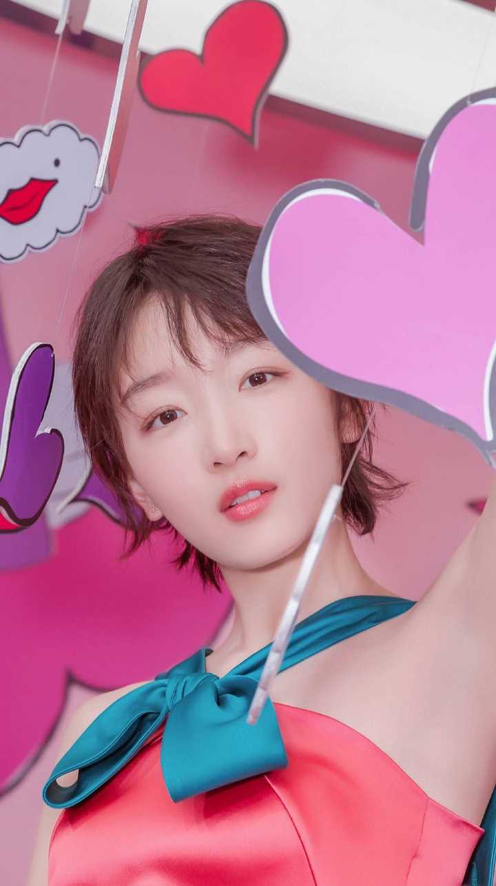 有没有周冬雨的壁纸无水印的