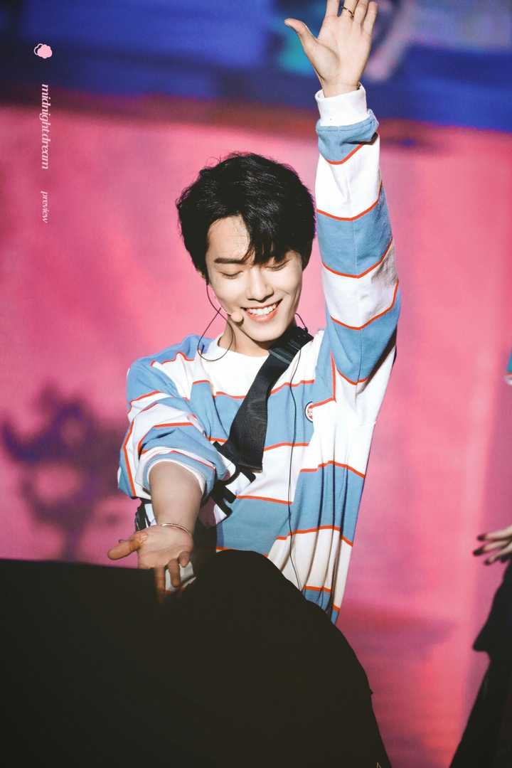 舞台/ 广告  超a  or  超奶战 最后!祝看到这里的你心想事成!