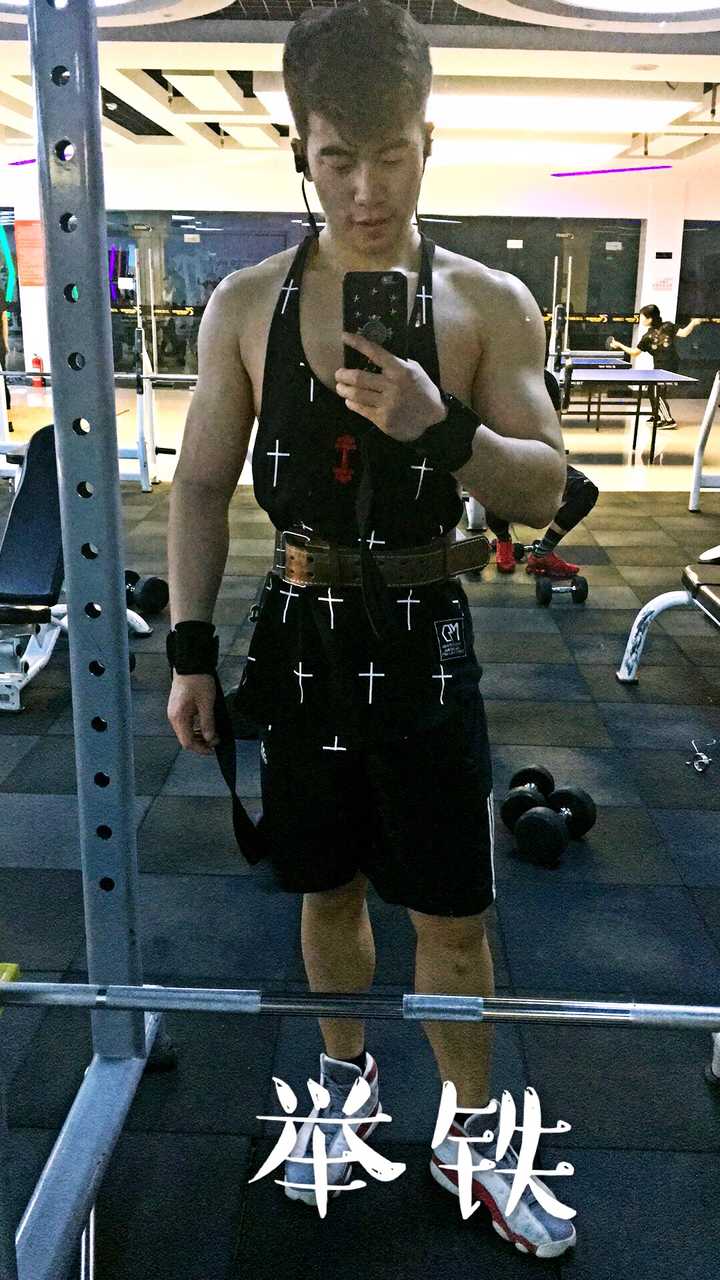 男性从瘦弱到强壮,拥有一身肌肉是种怎样的体验?