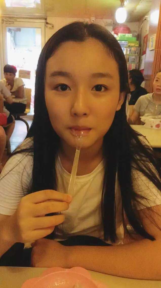 你身边有自拍丑,被人抓拍好看的人吗?