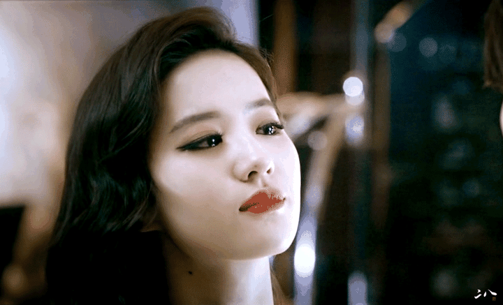 大家有存的让你觉得惊艳的女明星礼服图吗?