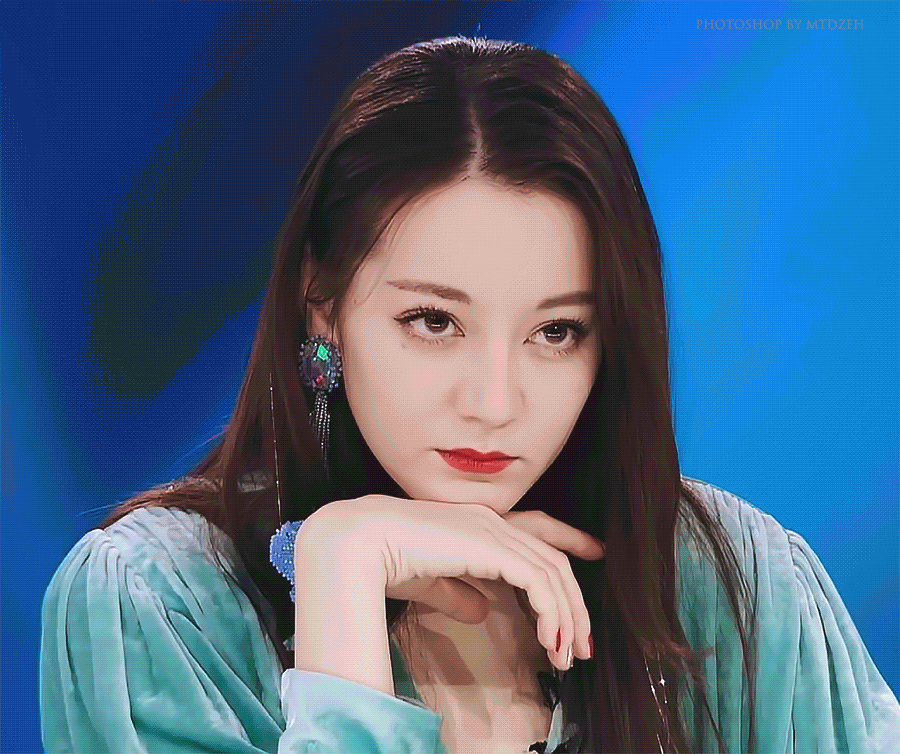 能不能用图片展示迪丽热巴的神颜?