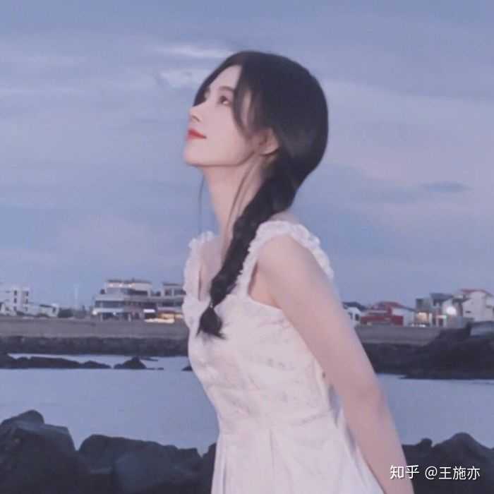 作为手机里有几千张壁纸头像的女孩 怎么能没有干净的头像呐!