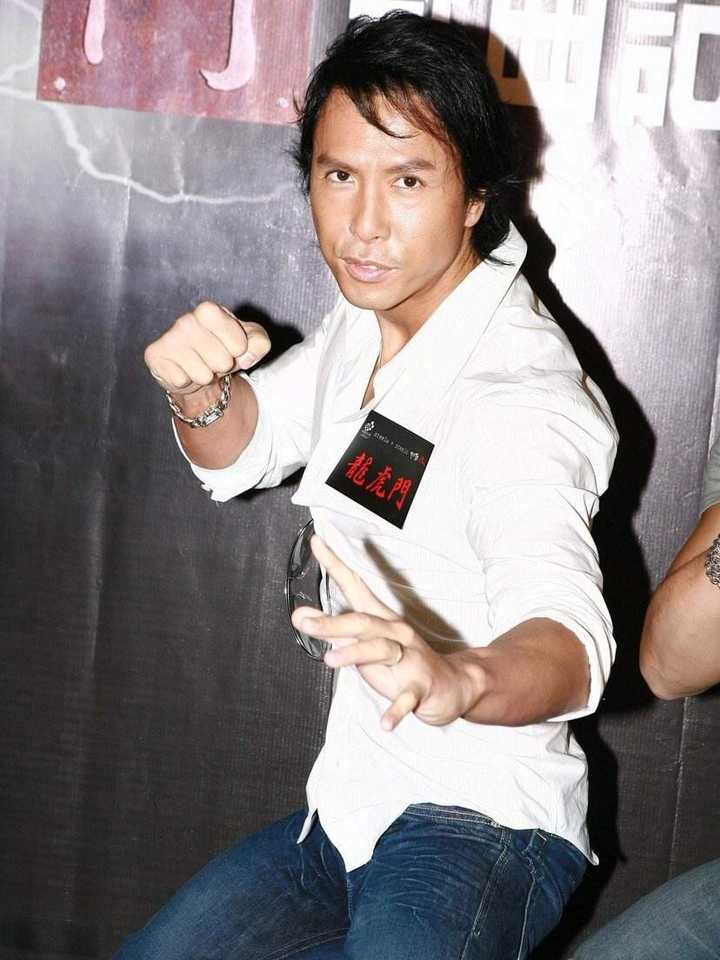 为什么甄子丹作为武打明星在成龙李连杰老去后没能成功上位