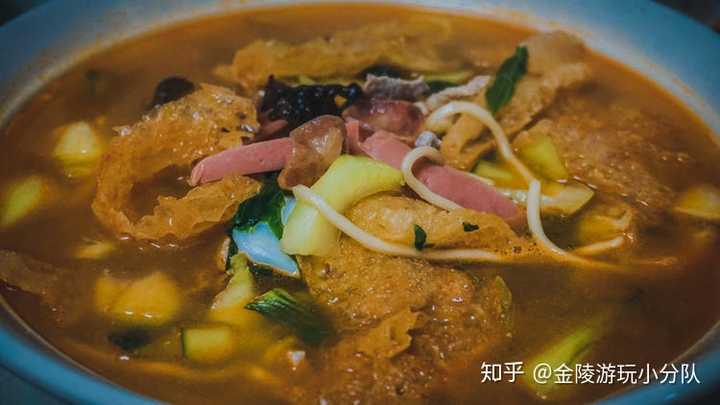 南京有什么必须品尝的美食和值得一去的地方?