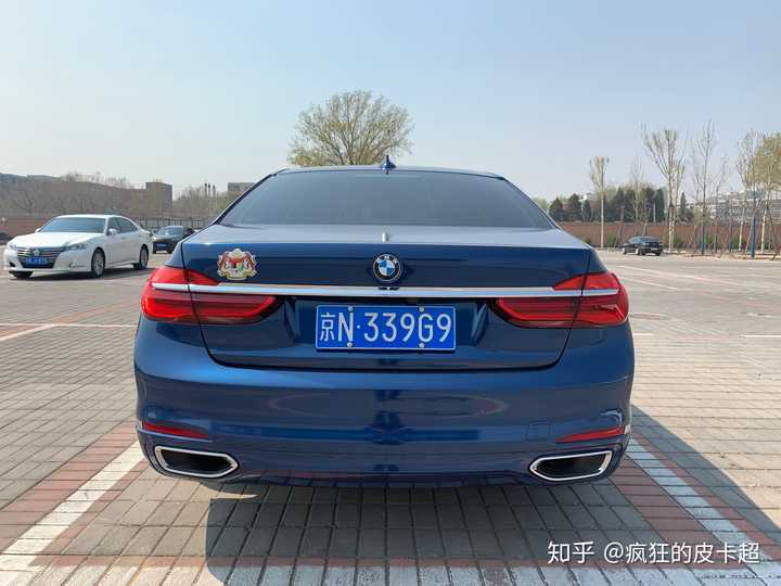 为什么咱们国家的车牌公认的丑哭,交管也不考虑换一换