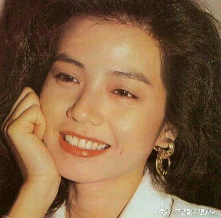 有没有很好看的复古的或者港风女星的头像?