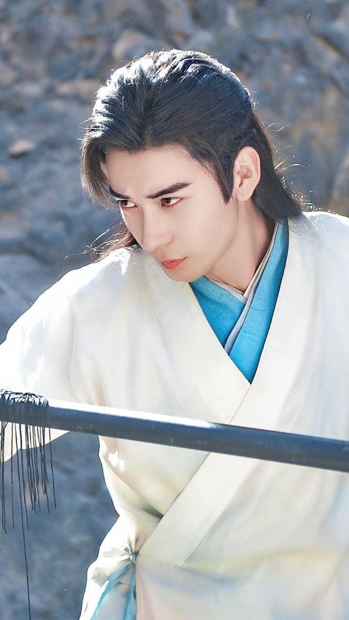 如何看待陈星旭 彭小苒等新人出演电视剧版东宫?