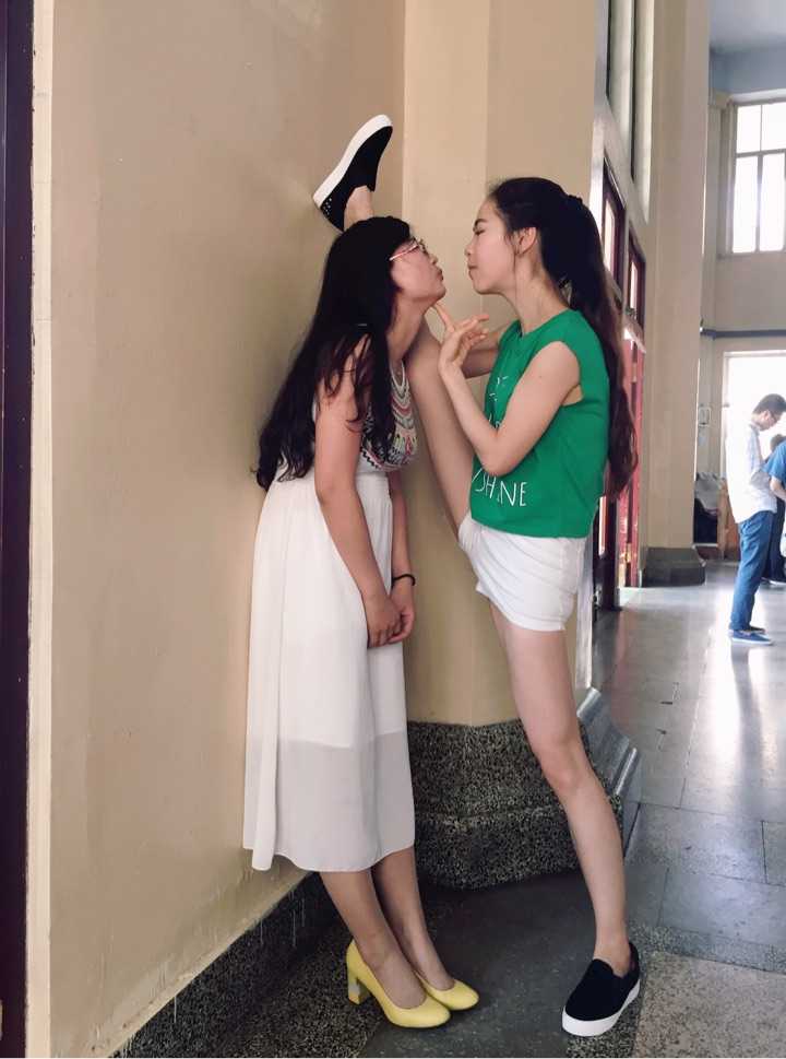 如何练习站立一字马?