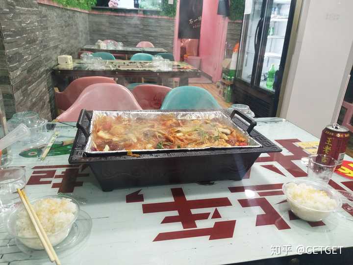 在长沙医学院里就餐是一种怎样的体验?有什么推荐的食堂和美食?