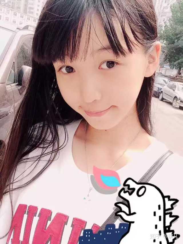 高中时素颜就好看的女生长大化妆后岂不是逆天吗