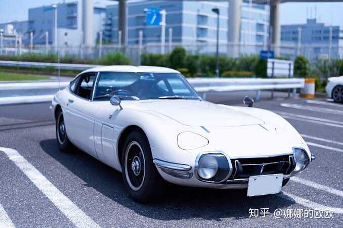 跑车的概念和名字源自于ae86 外观设计源于日本第一超跑toyota 2000gt