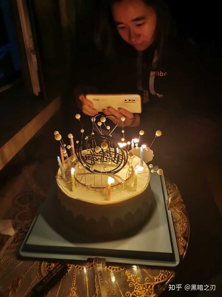 第一次陪她过生日她以为我忘记了(怎么会呢)