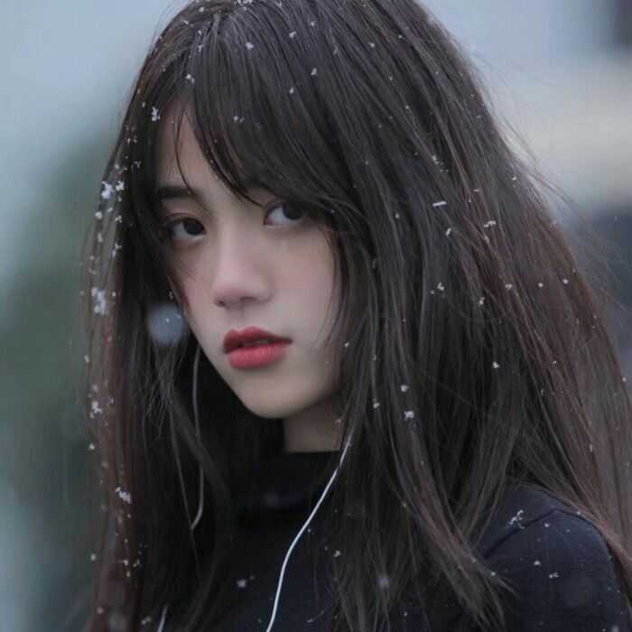 有哪些好看的qq头像(女生的)动漫/真人?