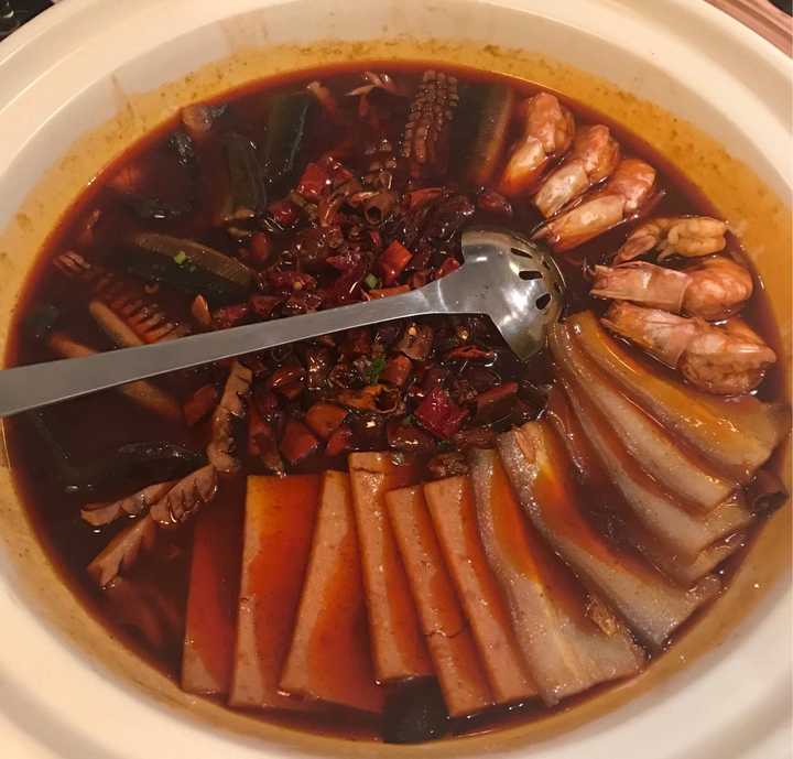 香 油焖大虾 爆炒花甲 广式肠粉 尖椒鸡 蒸羊羔 蒸熊掌 蒸鹿尾 烧花鸭