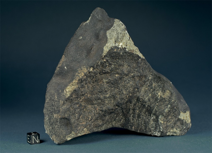 如何分辨铁矿石和陨石