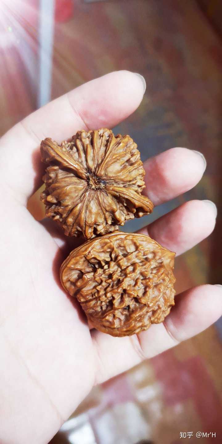 你觉得文玩核桃适合年轻人玩吗?