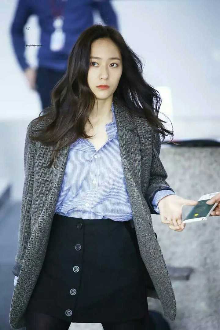 如何评价郑秀晶 krystal 的长相?